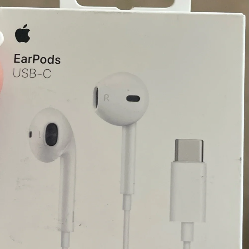 Apple EarPods with USB-C Connector